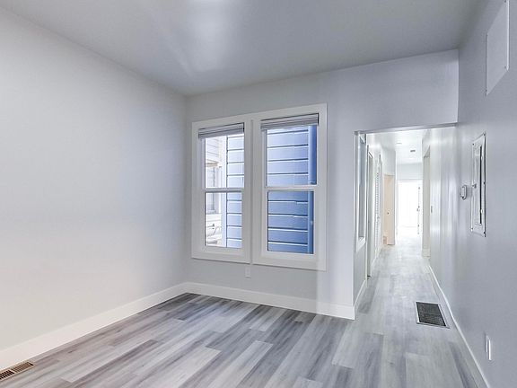 3rd image of 815 Oak St #1