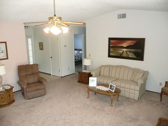 2nd image of 7604 Suncountry Ln