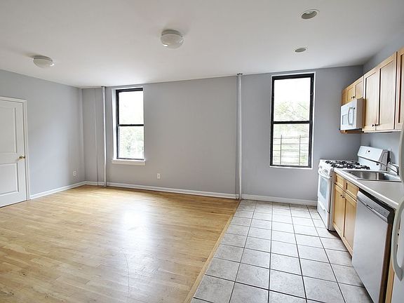 3rd image of 3612 Broadway #3B