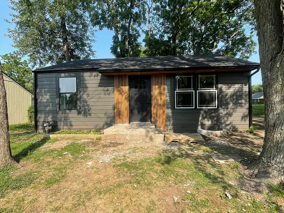 1905 S Harris Ave