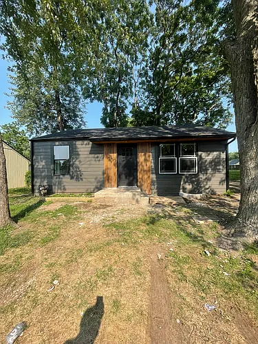 1905 S Harris Ave Photo 1
