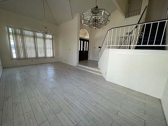 3rd image of 4304 Loma Alegre Dr