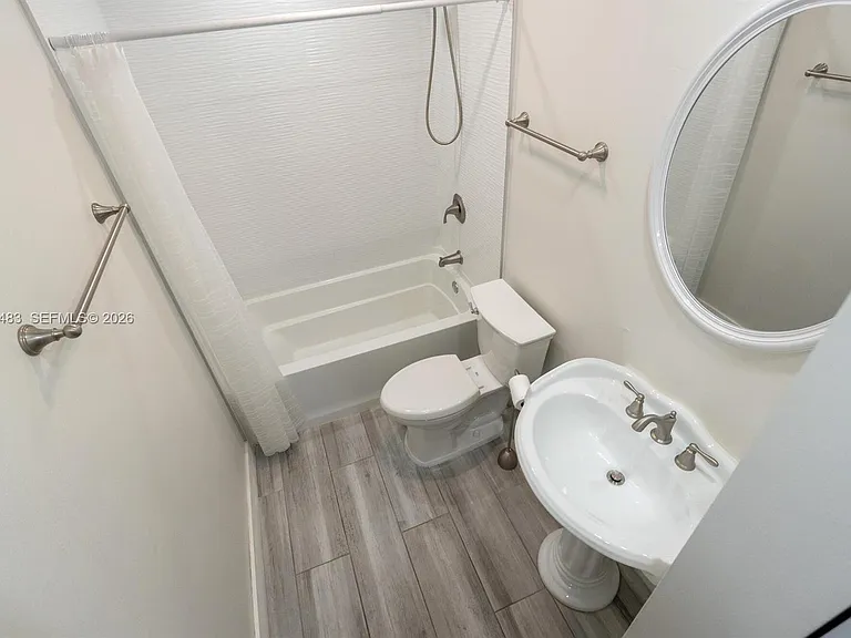 15037 Brighton Ln — Photo 16
