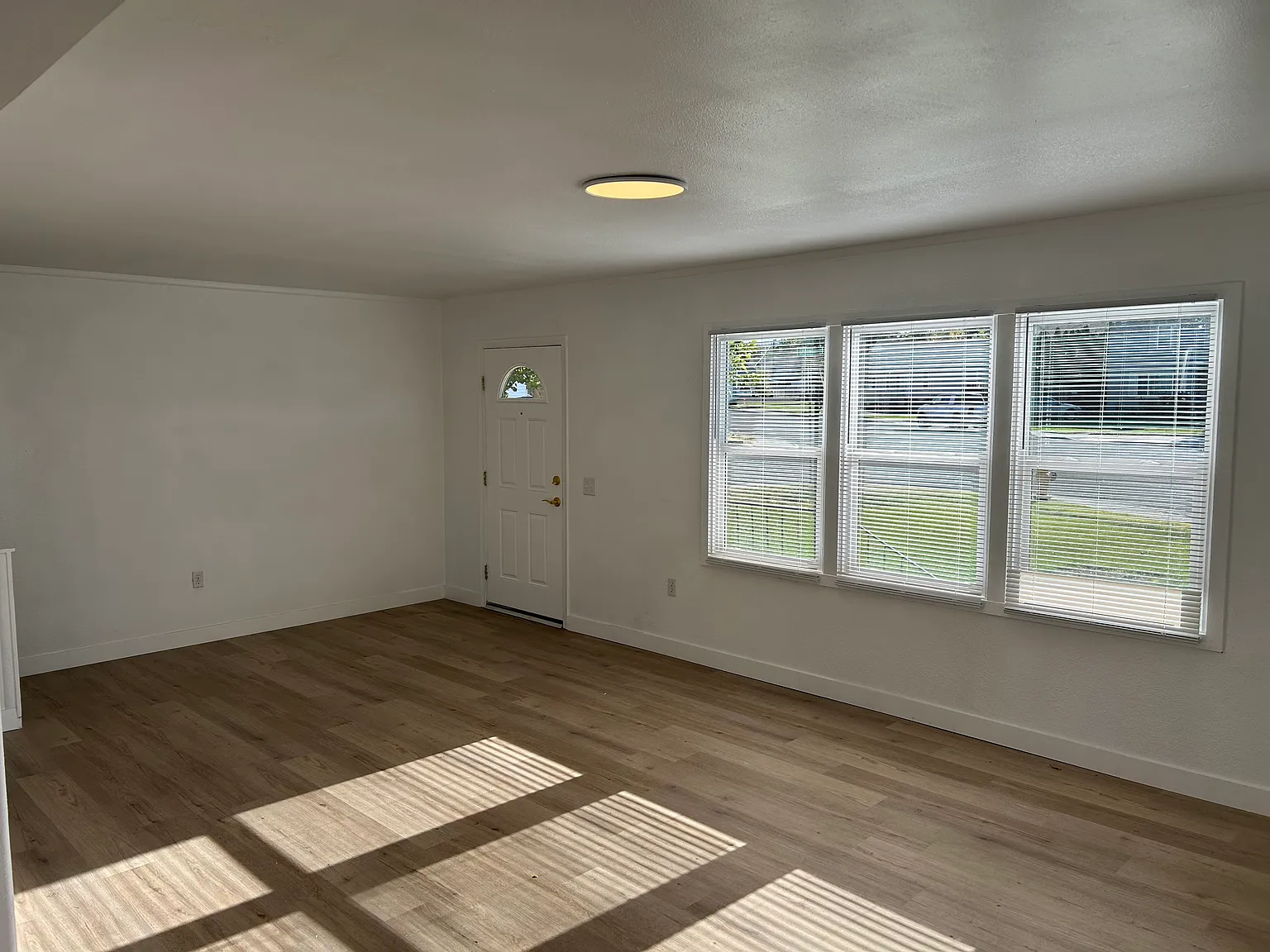 4 bed, 1800 sqft, $2,295 — Photo 3