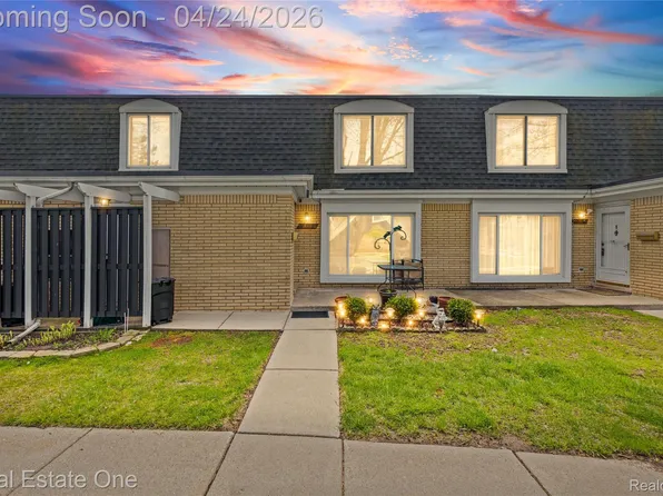29888 City Center Dr APT 4, Warren, MI 48093