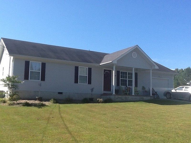 Great lot in friendly neighborhood.