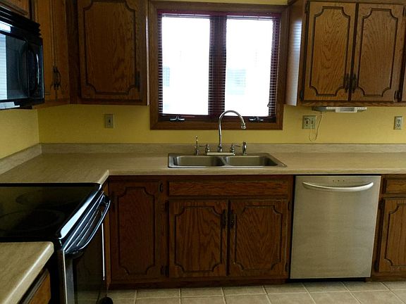 4th image of 468 Kirkwall Dr