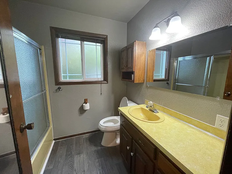 3020 W Shasta Ave — Photo 15