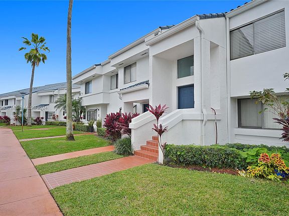 2nd image of 21300 San Simeon Way APT L4