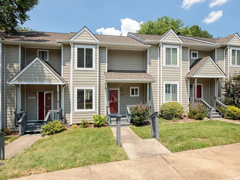 2087 Airy Cir — Photo 1