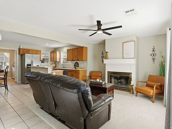 4th image of 2325 Lakeshore Dr