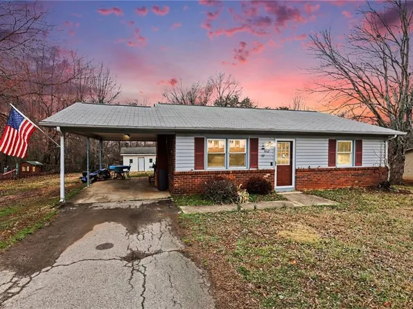 1612 Ballymena Dr, Reidsville, NC 27320