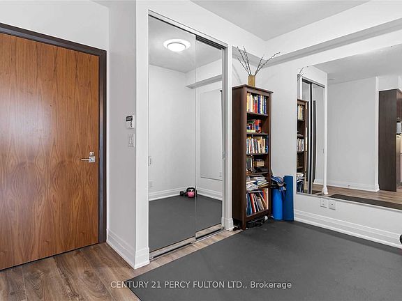 5th image of 36 Park Lawn Rd #1401
