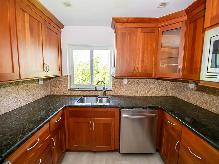 1532 Fletcher St — Photo 18