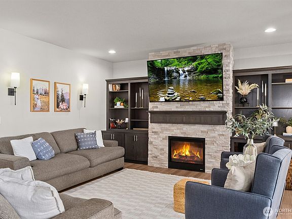 5th image of 4818 Plover Street NE