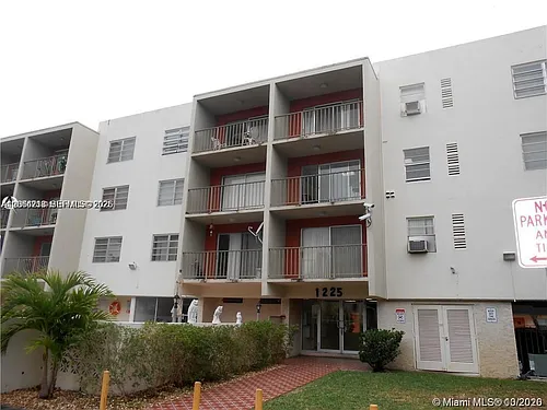 1225 NE 124th St #28A Photo 1