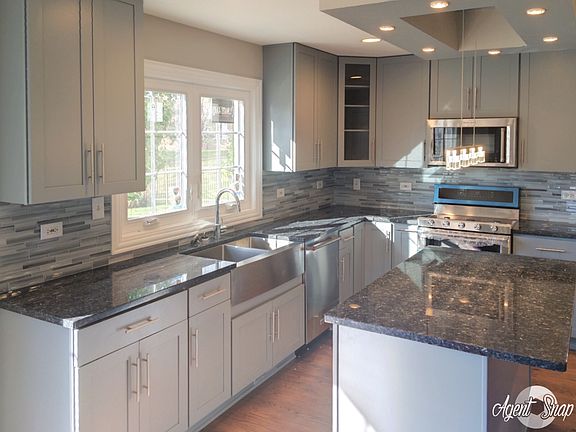 2nd image of 15546 Glenlake Dr