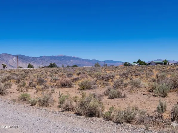 16 Northstar Dr, Wellington, NV 89444