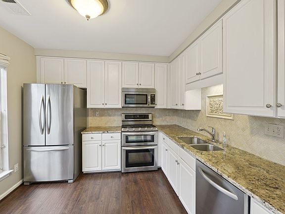 5th image of 7056 Falls Reach Dr APT 304