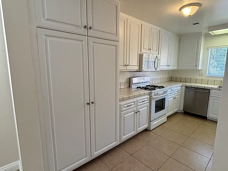 4231 Vista Del Rio Way #4 — Photo 7