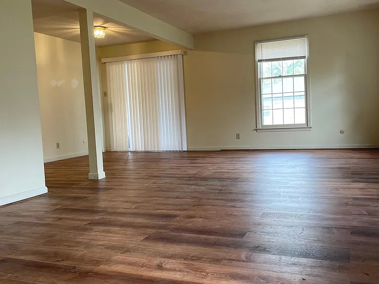 124 Jamestown Dr #C — Photo 3