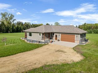 1388 Hilltop Dr, Houlton, WI 54082