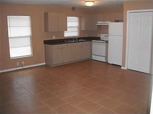 4th image of 5208 E 26th Ave APT A