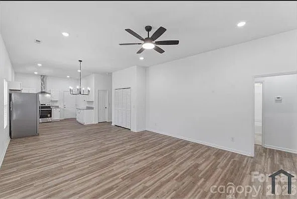 4 bed, 1410 sqft, $2,500 — Photo 4