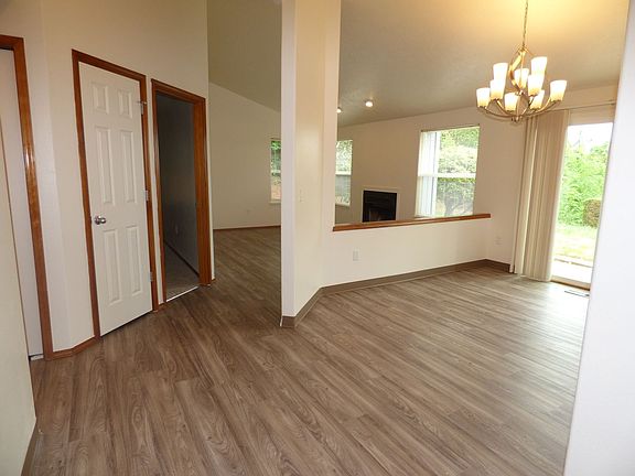 3rd image of 5699 Waln Creek Ct S