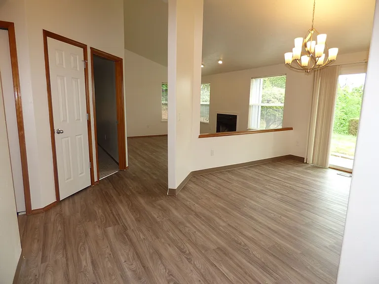 5699 Waln Creek Ct S — Photo 3
