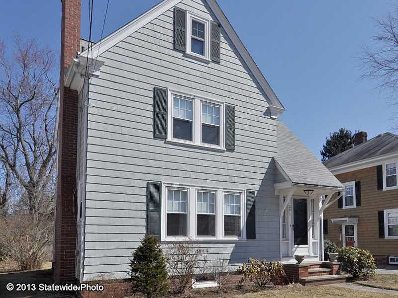 2nd image of 391 Greenwood Ave
