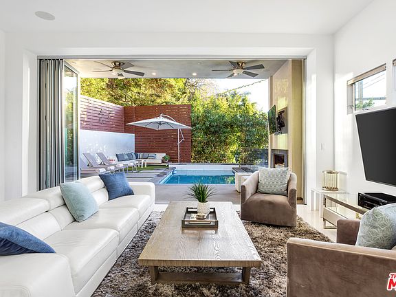 5th image of 1544 N Doheny Dr