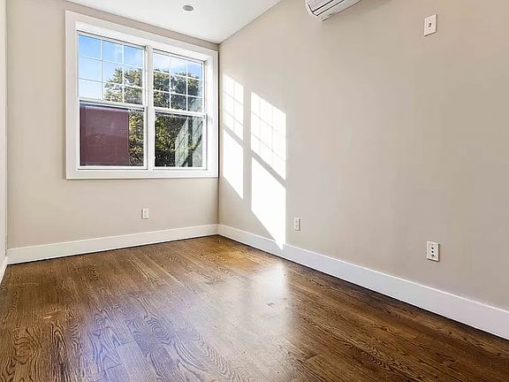3rd image of 1 Lexington Ave #1B