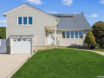 445 N Queens Avenue, Massapequa, NY, 11758