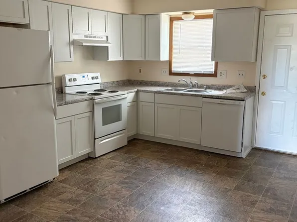 825 Wheelock Avenue 839 843 8 827 #833-837-831, Hartford, WI 53027
