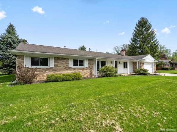 35370 Edythe Dr, Farmington Hills, MI 48331