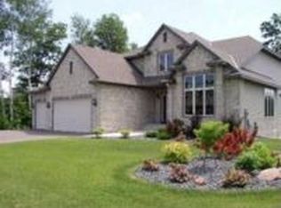 604 Woodland Dr, Saint Paul, MN 55115