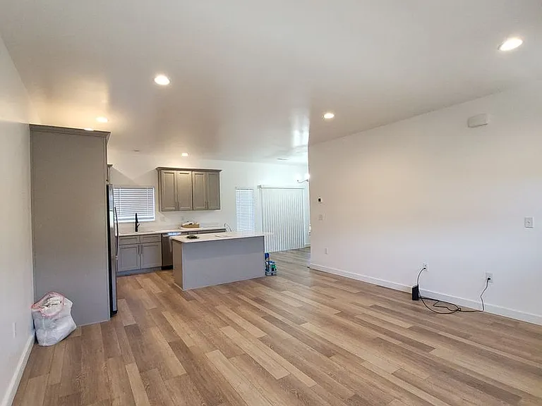 683 Bryden Ave — Photo 7
