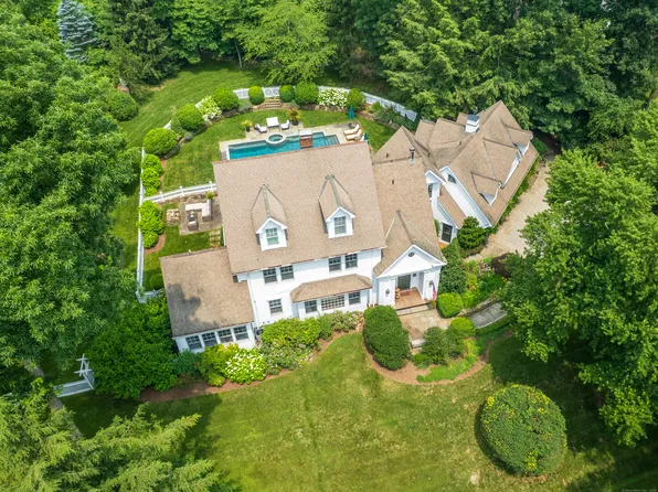 8 Cobbs Mill Road, Wilton, CT 06897