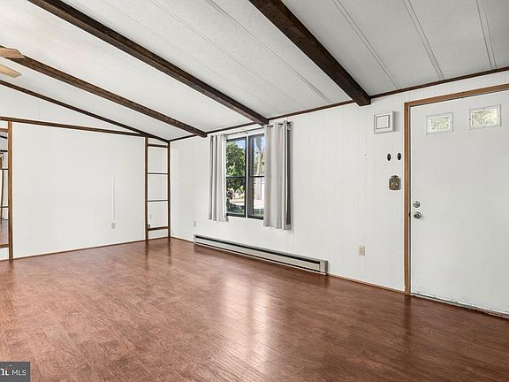 4th image of 1026 Magazine Rd