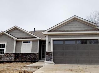 4001 NE 60th St, Gladstone, MO 64118