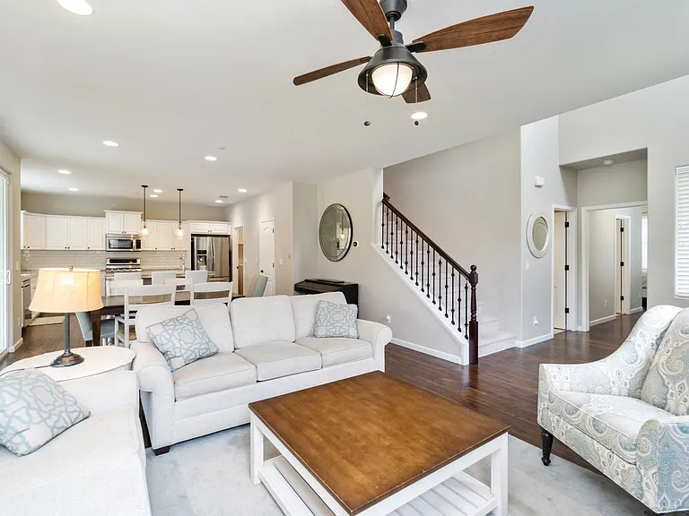 3564 Bellaire Ave — Photo 3