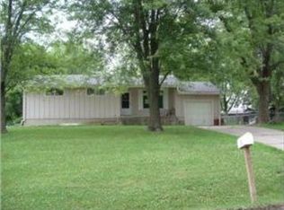 1101 S Willow St, Gallatin, MO 64640