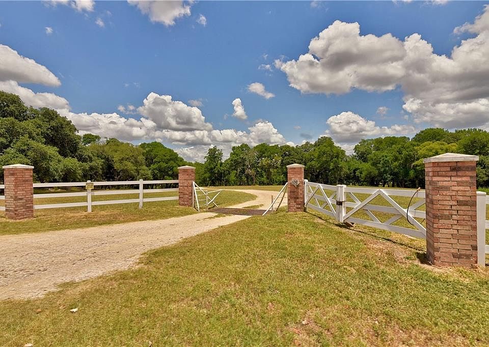 1st image of 1087 Seawillow Rd