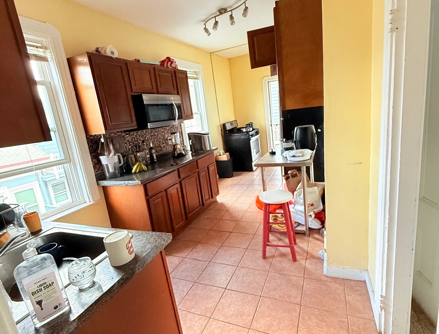 1 bed, 1075 sqft, $975 — Photo 4