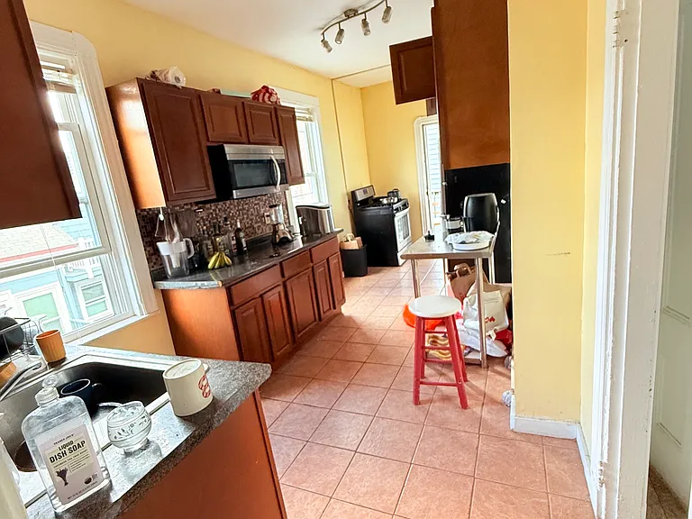 54 Pleasant St #3 — Photo 10