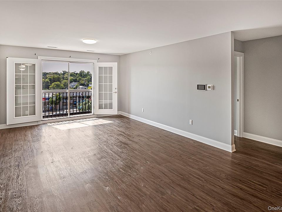 1st image of 17 N William St Unit 203