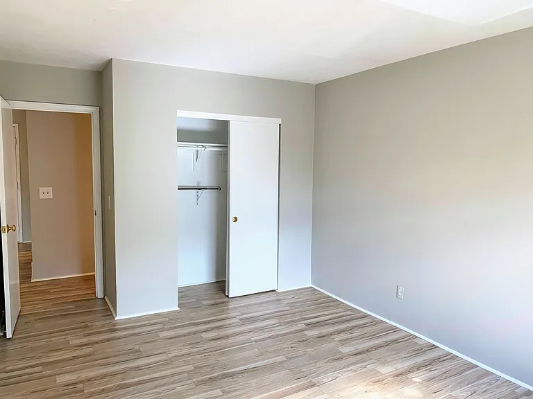 210 Brook Village Rd #20 — Photo 5