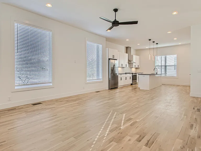 405 Serenity Ln — Photo 18