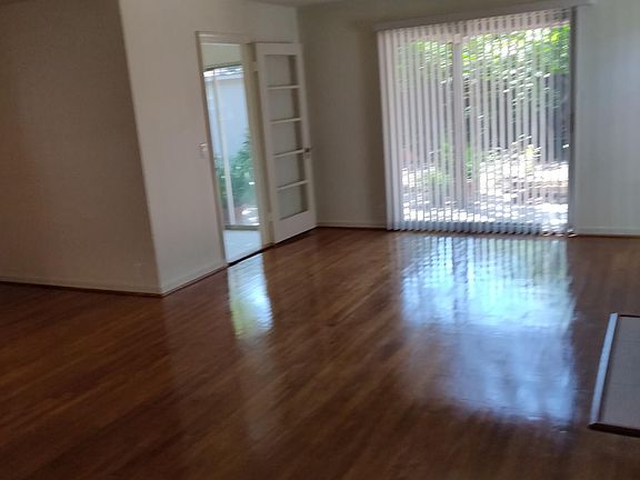 5th image of 1576 Mariposa Ave